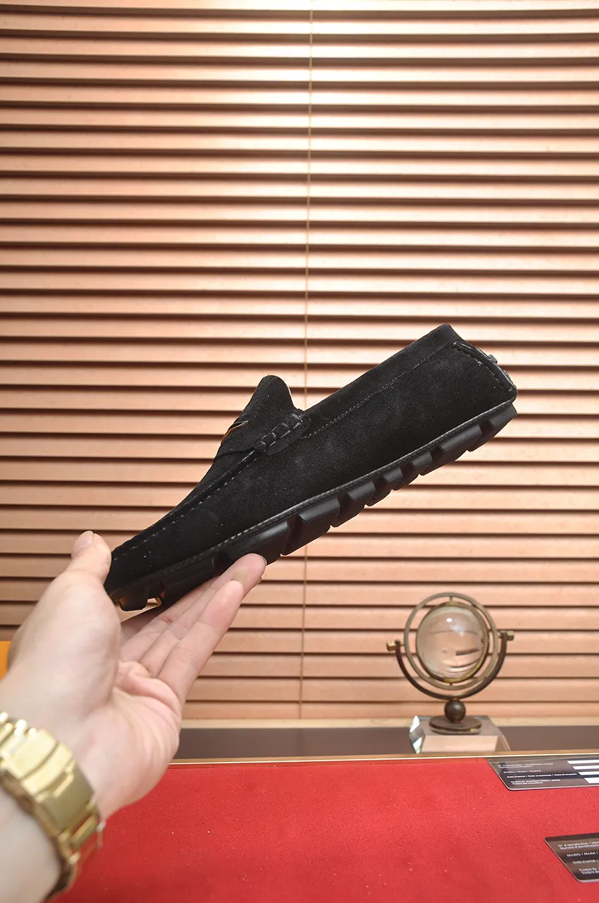 Men's men's shoes 💰420💶 [LV Doudou shoes] (water-dyed cowhide lining) new model is on the market, available on the official website. The new Doudou shoes are processed into single-color materials, and the uppers are made of imported horsehide leather. The body of the shoe is fully hemmed with mark thread, and is lined with imported original cowhide leather. The elegant shoe shape is super suitable for all-matching, and the size is 38-44.